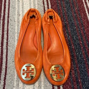 Tory Burch Reva Ballet Flats Orange Leather Logo Shoes Women’s 9.5
